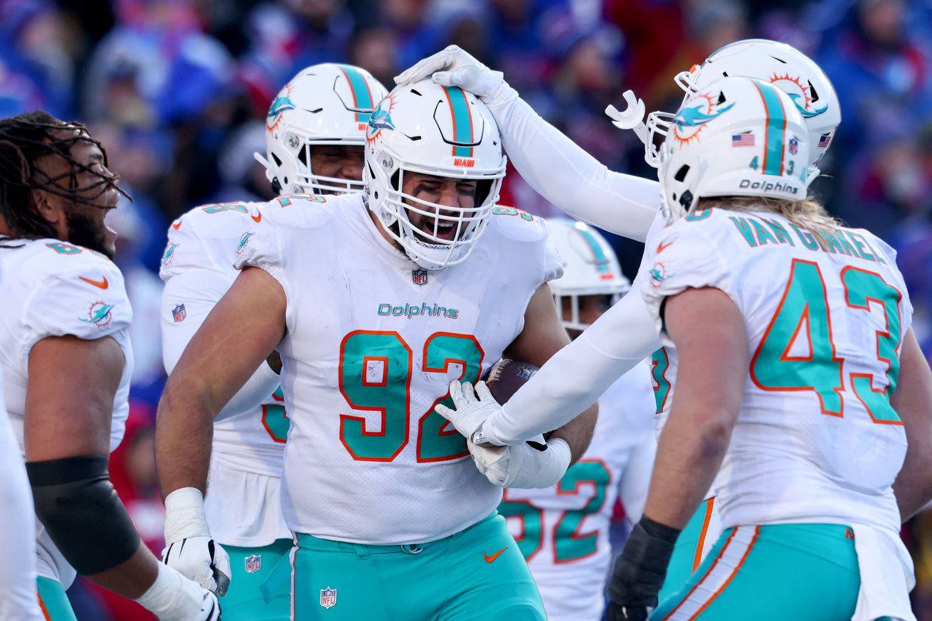 AFC Wild Card Playoffs - Miami Dolphins v Buffalo Bills