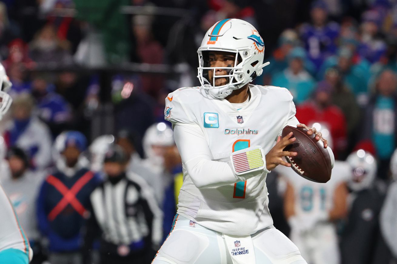 Miami Dolphins v Buffalo Bills