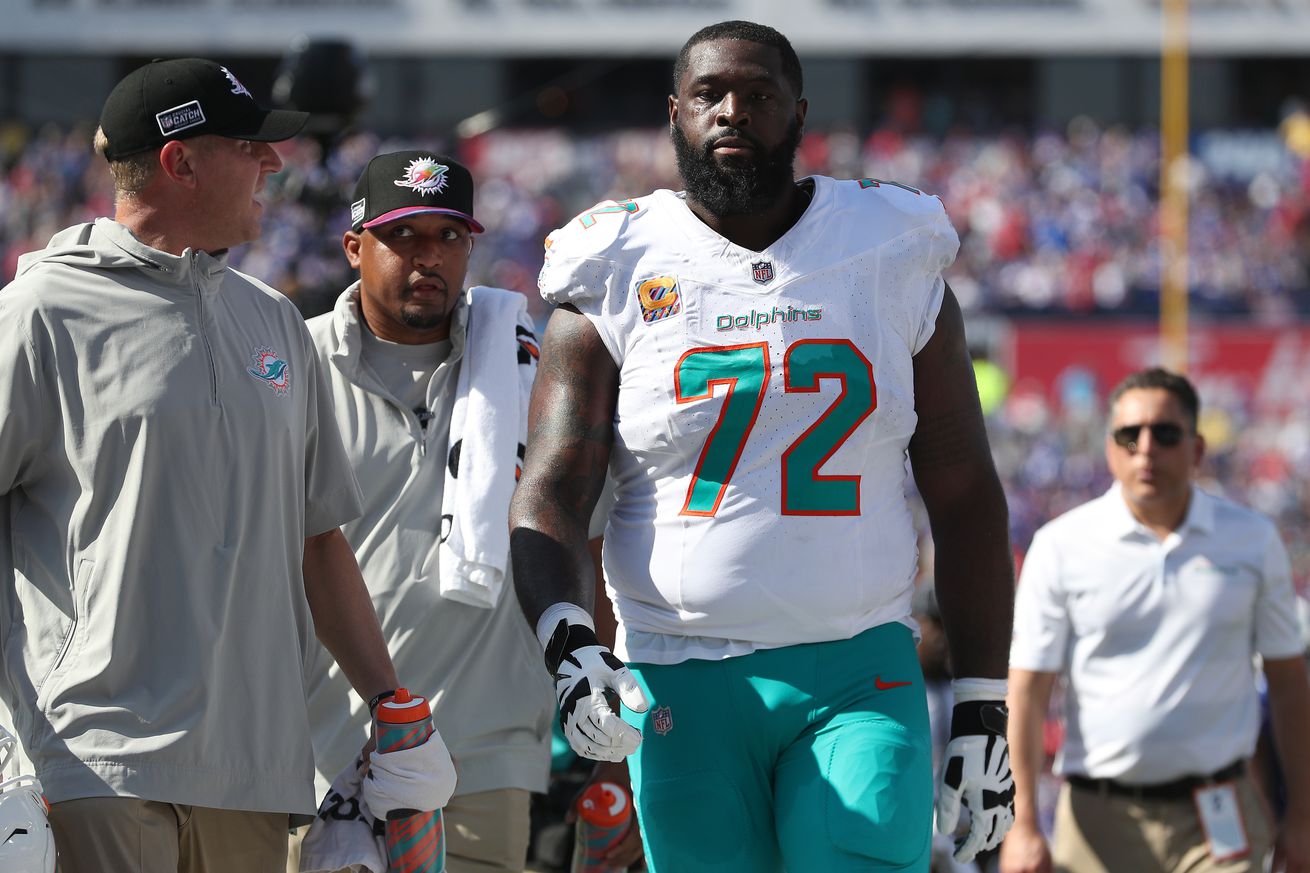 Miami Dolphins v Buffalo Bills