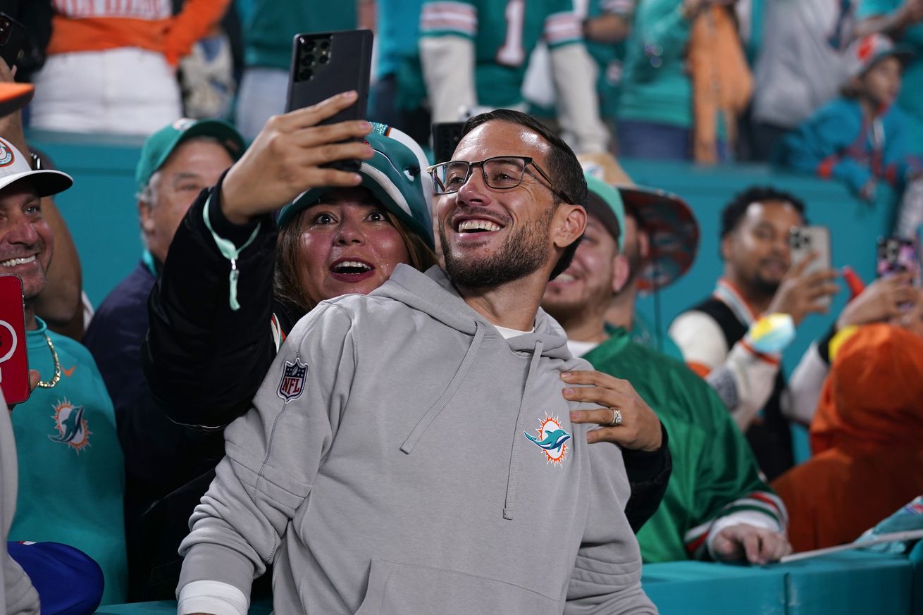 Is Mike McDaniel of the Miami Dolphins already a top-10 NFL head coach?