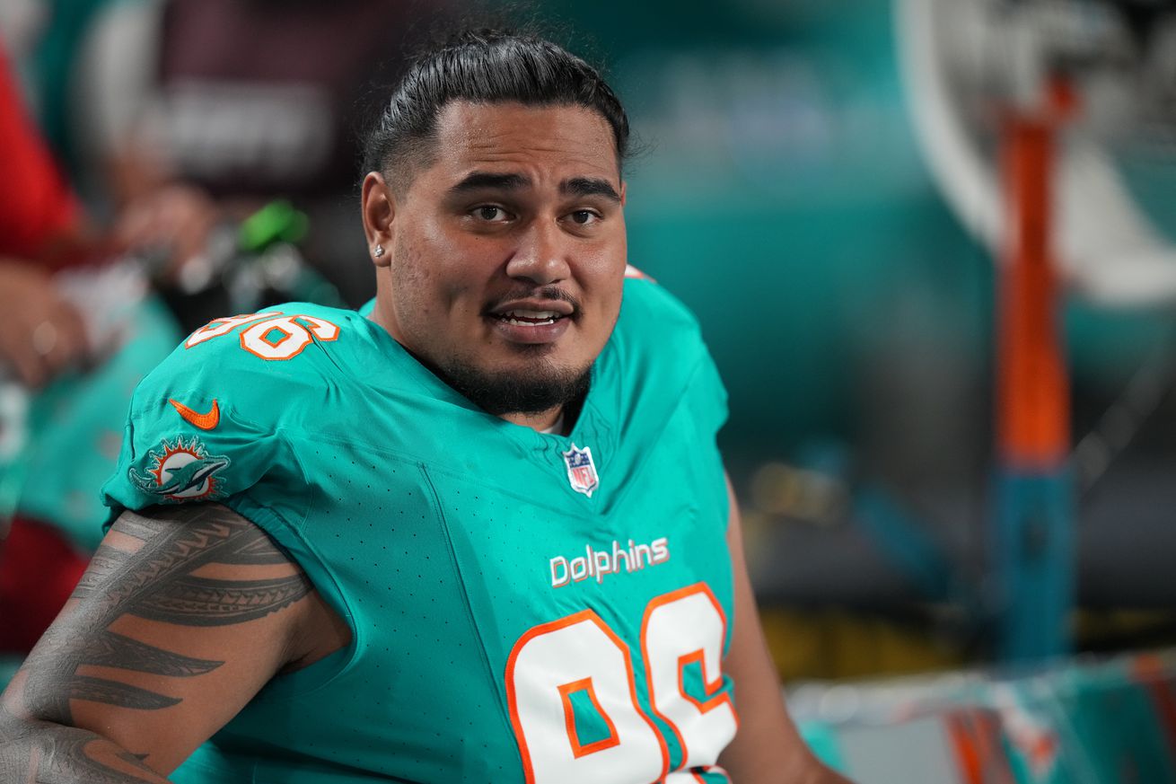 NFL: SEP 30 Titans at Dolphins