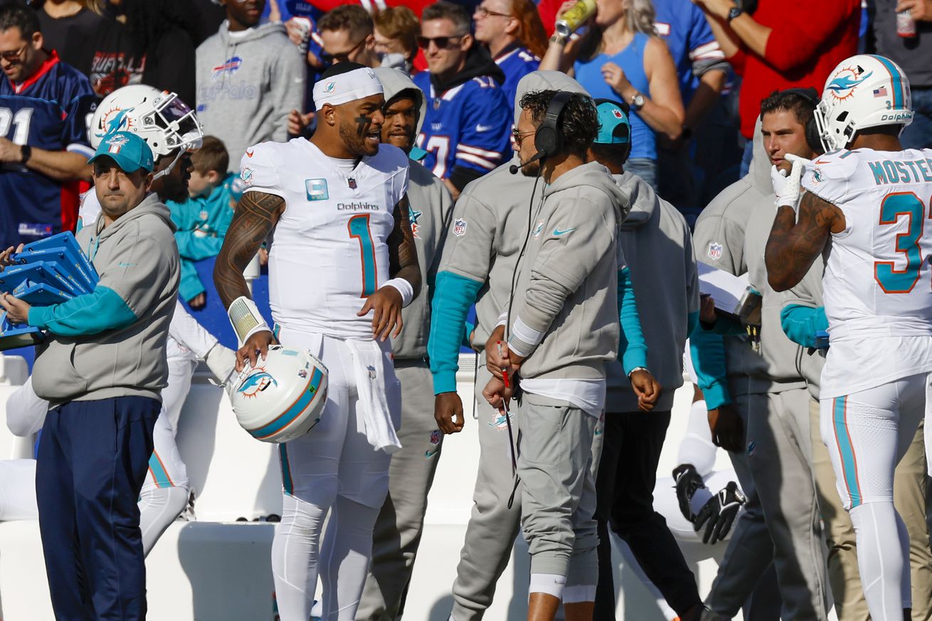SPORTS-FBN-DOLPHINS-BILLS-10-MI