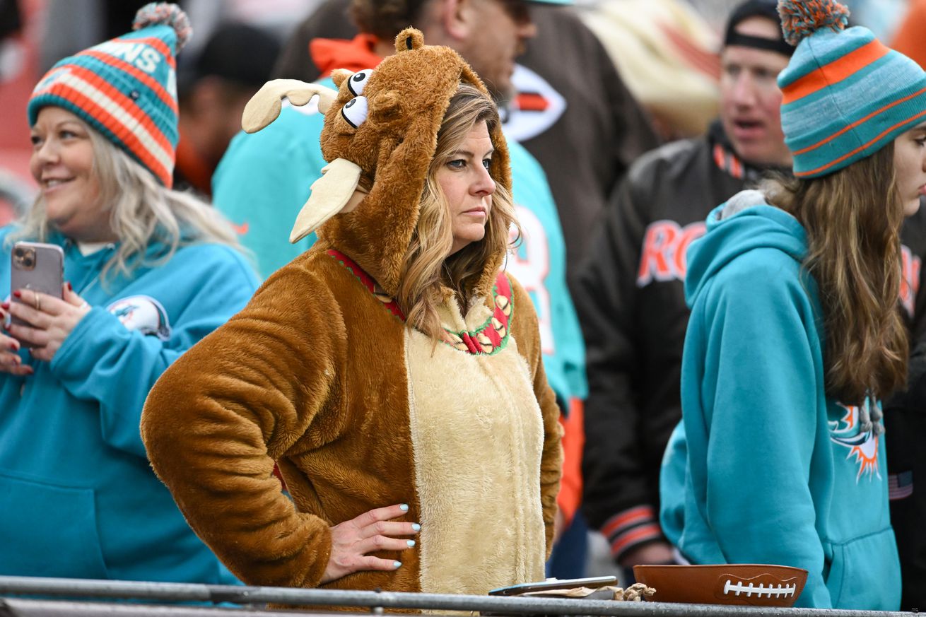 Miami Dolphins v Cleveland Browns