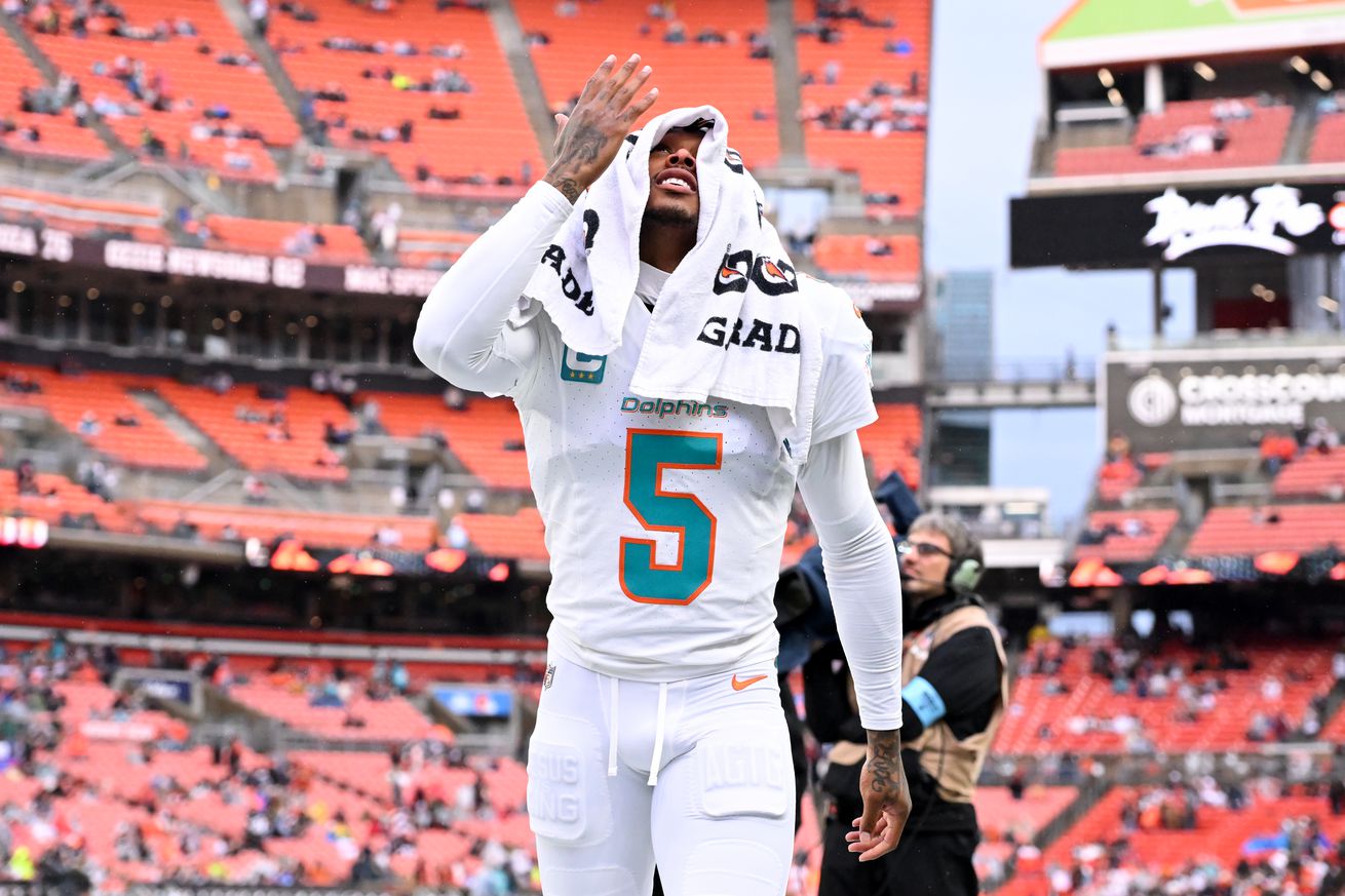 Miami Dolphins v Cleveland Browns