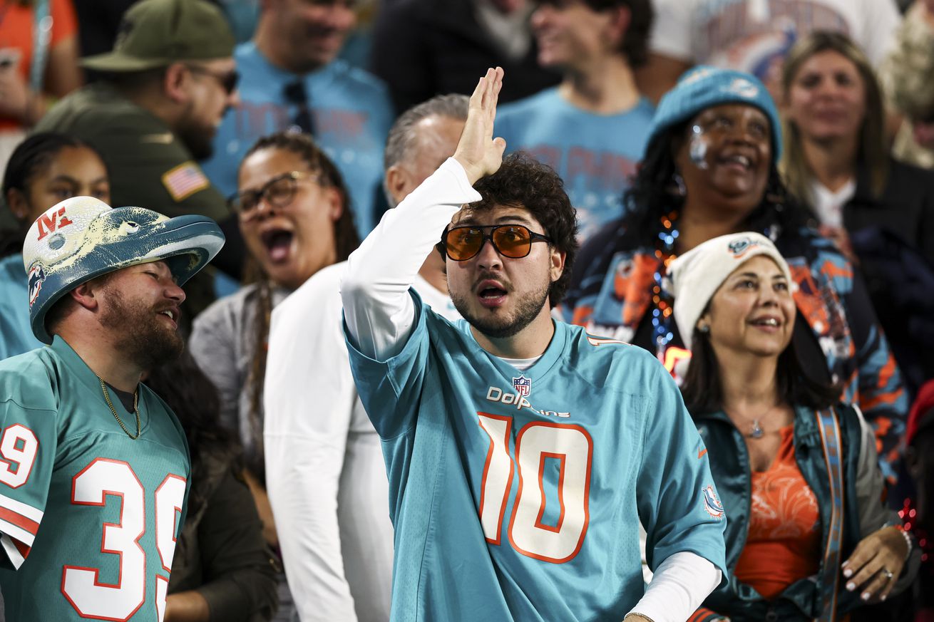 San Francisco 49ers v Miami Dolphins