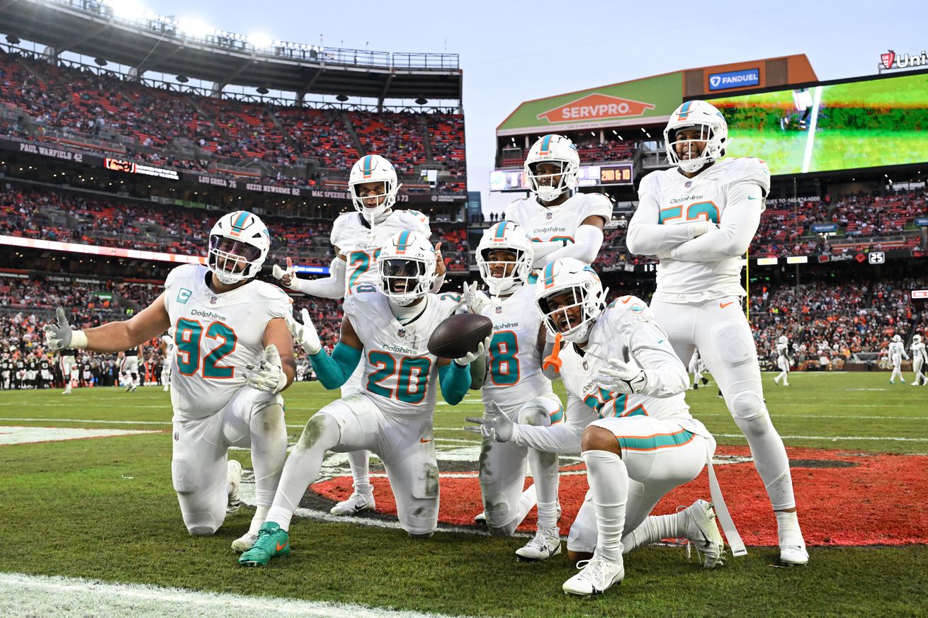 Miami Dolphins v Cleveland Browns